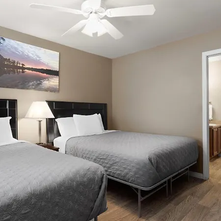 Eagle'S Den Suites Andrews A Travelodge By Wyndham Exterior photo